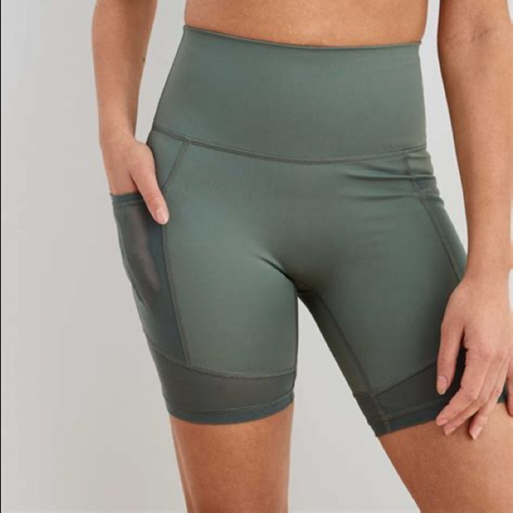 Aerie Move Mesh High Waisted Bike Short | size M | color: Royal Palm